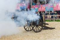 Впервые в Украине гости из ХV века под Киевом воссоздали средневековый рыцарский турнир. Было зрелищно